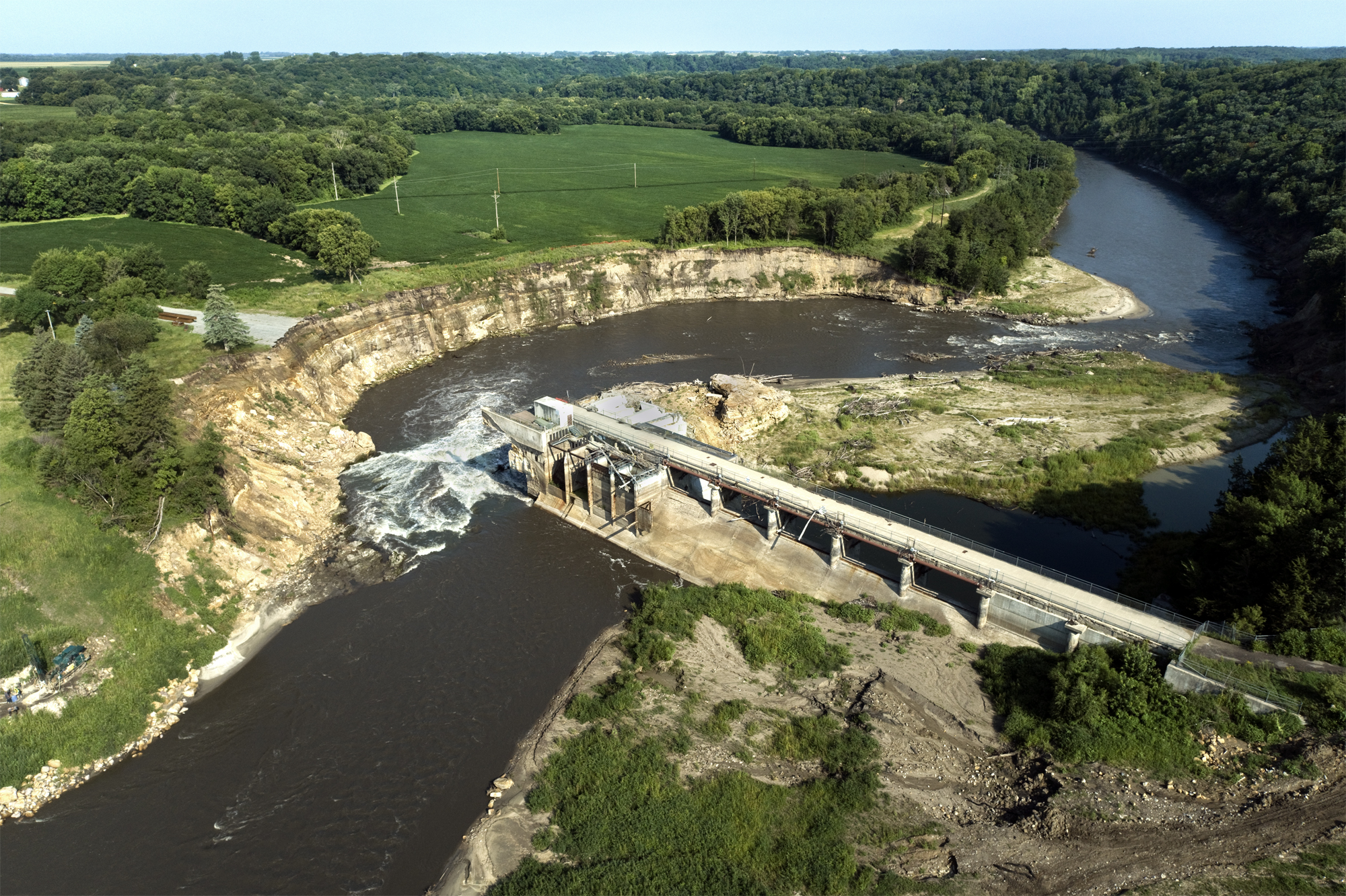 Hover mouse over logo at top left to see menu; click to go to next picture