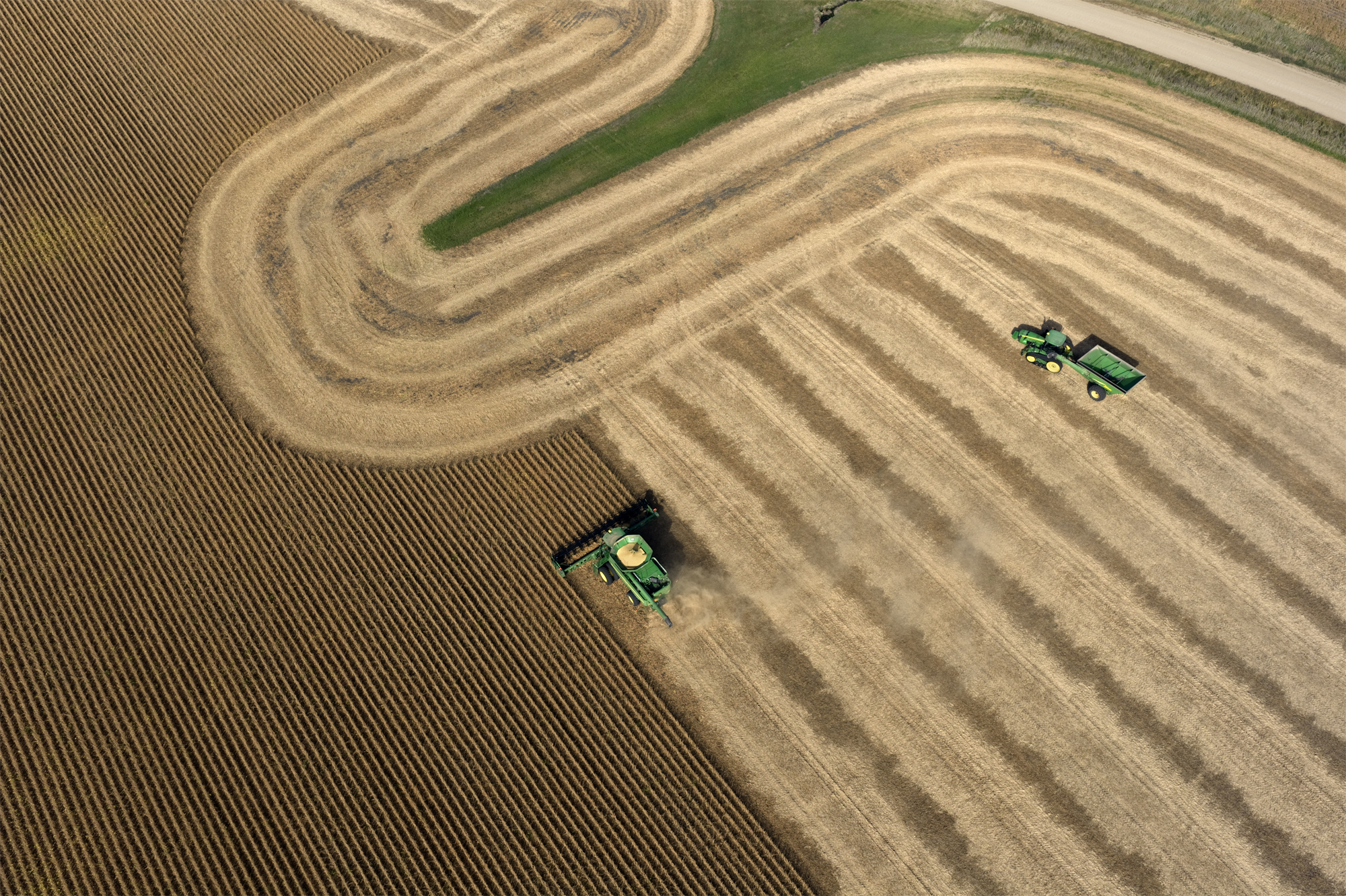 Hover mouse over logo at top left to see menu; click to go to next picture